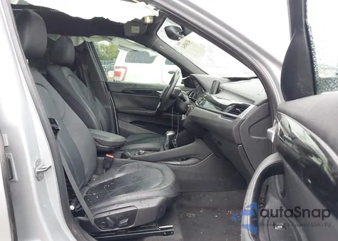 2017 BMW X1 xDrive28I z USA, uszkodzony, nr VIN WBXHT3Z30H4A53557